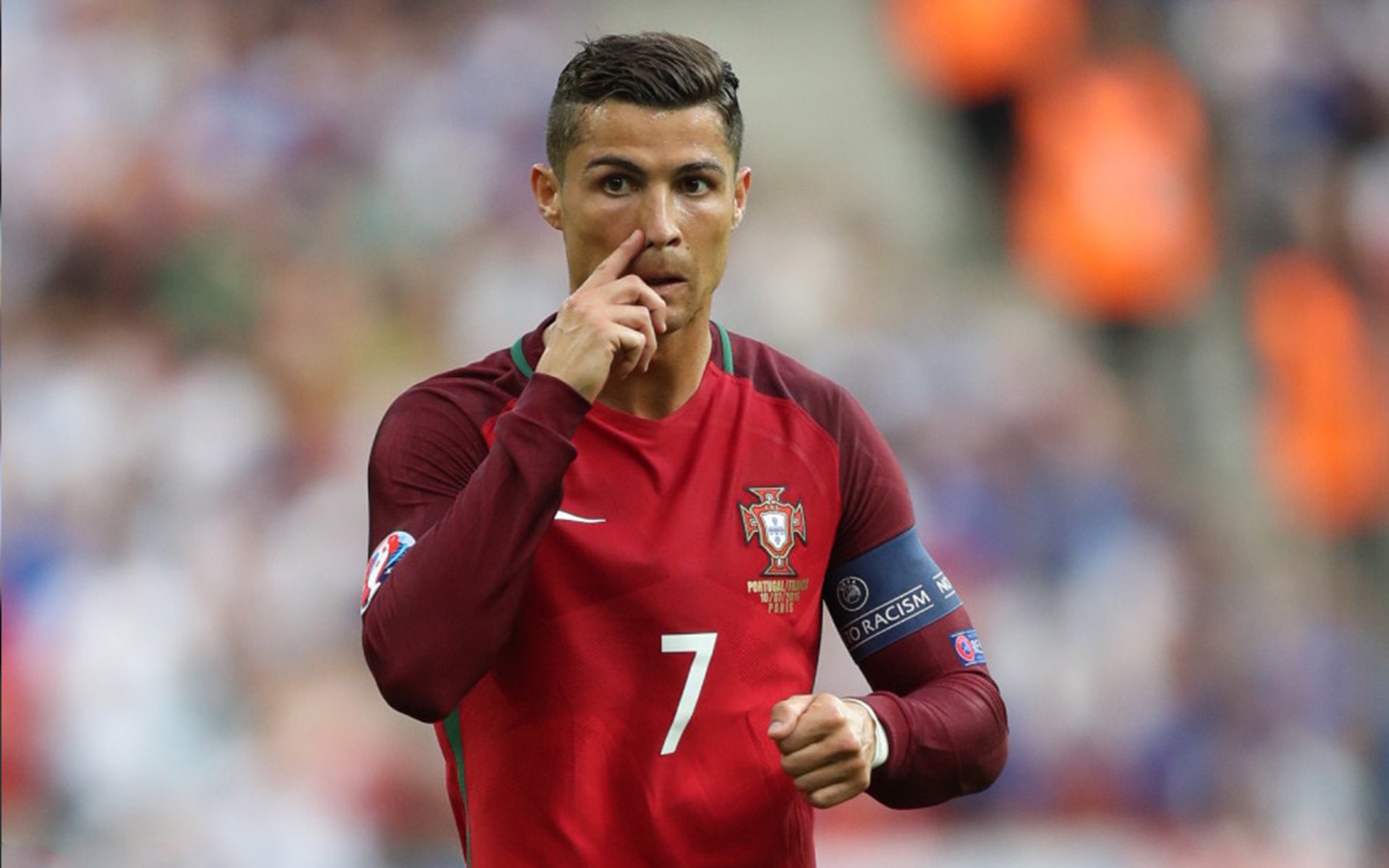 哈兰德在对阵强队时往往能挺身而出完成关键任务,哈兰德太强